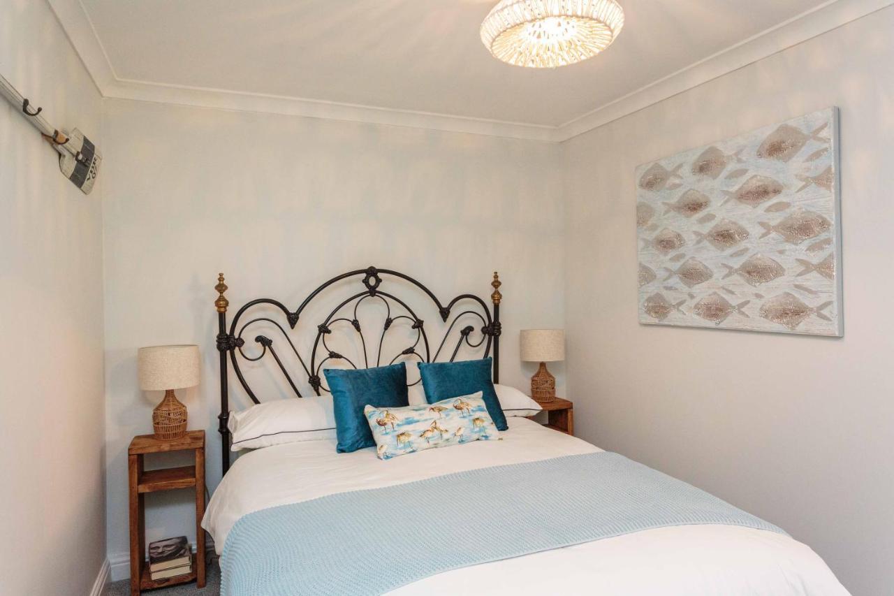Beach Cottage Литам Сент Аннс Екстериор снимка