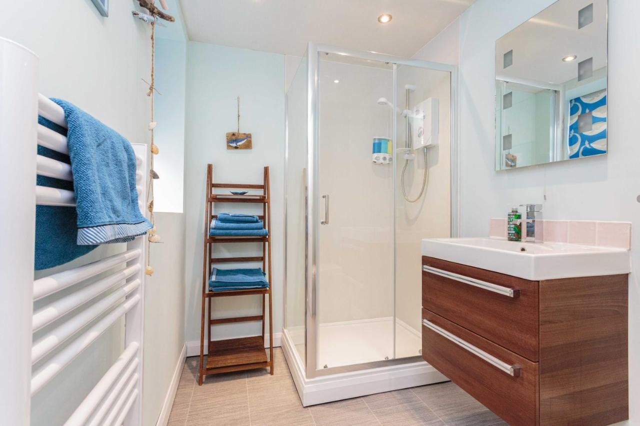Beach Cottage Литам Сент Аннс Екстериор снимка